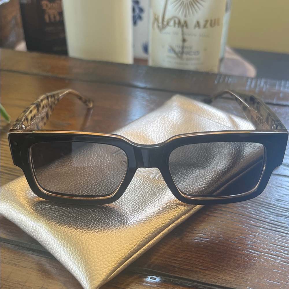 I-Sea Stylish Black Sunglasses